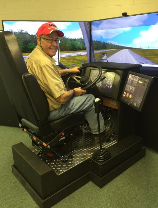 Benefits of truck driving simulator according to NAPFTDS Truck driving school